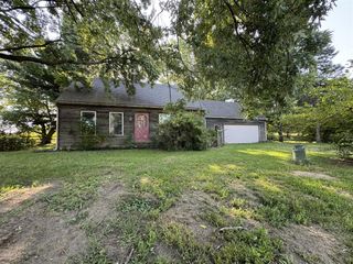 36561 M 40, Paw Paw, MI 49079