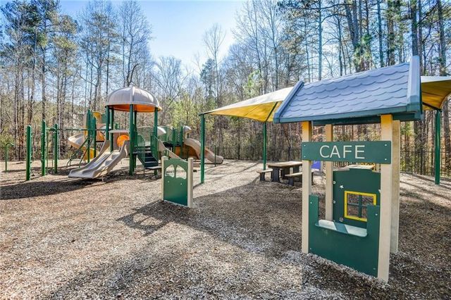 4559 OGLETHORPE Loop NW, Acworth, GA 30101