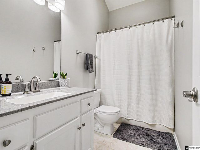1017 Grenoble Drive, Bellevue, NE 68123