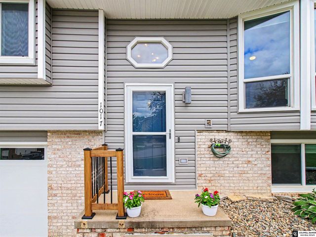 1017 Grenoble Drive, Bellevue, NE 68123