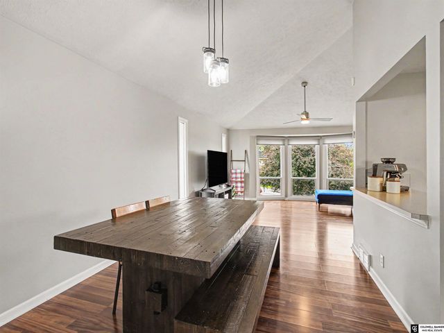 1017 Grenoble Drive, Bellevue, NE 68123