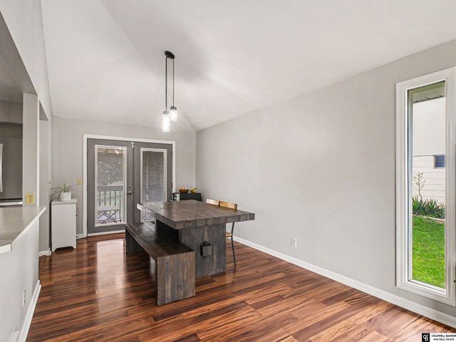 1017 Grenoble Drive, Bellevue, NE 68123