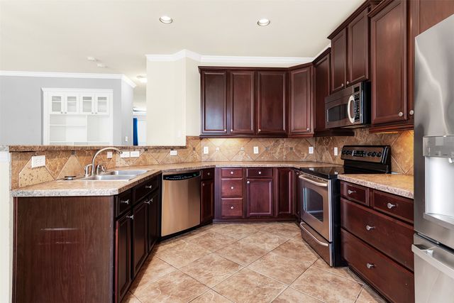 2556 Chambers Drive, Lewisville, TX 75067