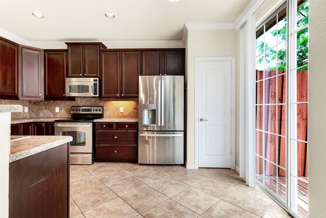 2556 Chambers Drive, Lewisville, TX 75067