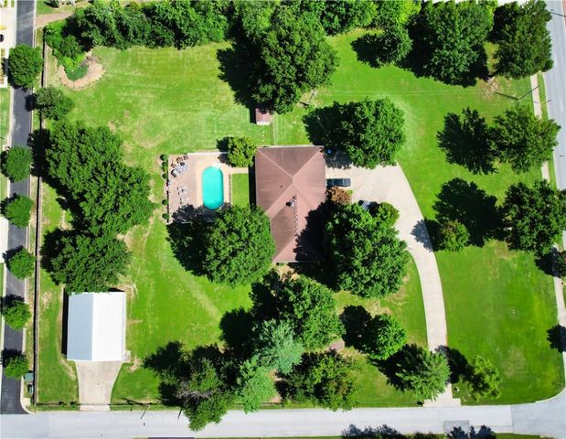 2400 SW I Street, Bentonville, AR 72712