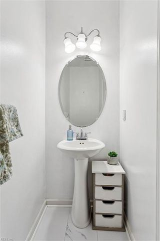 1709 Duntrune GLN, Williamsburg, VA 23188