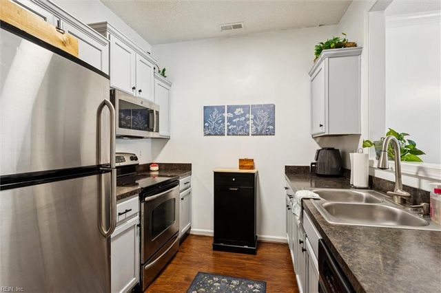 1709 Duntrune GLN, Williamsburg, VA 23188