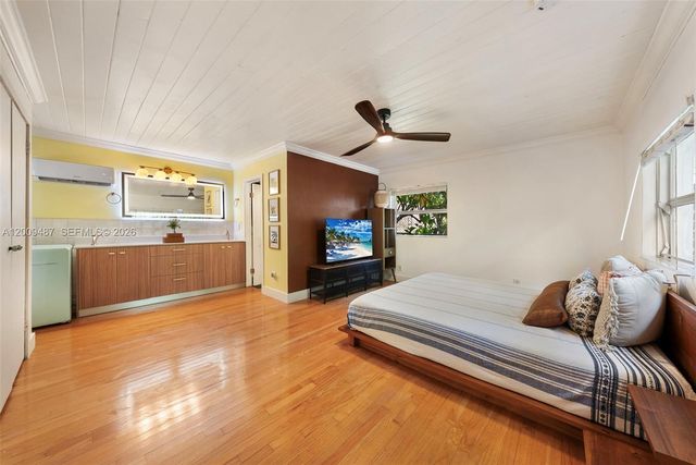 311 NE 86th St, El Portal, FL 33138