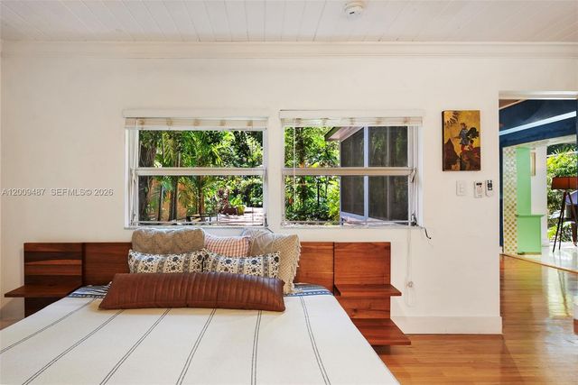 311 NE 86th St, El Portal, FL 33138