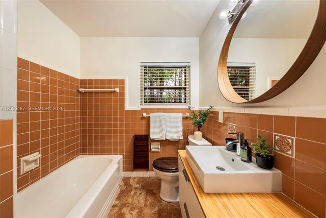 311 NE 86th St, El Portal, FL 33138