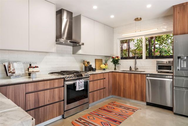 311 NE 86th St, El Portal, FL 33138