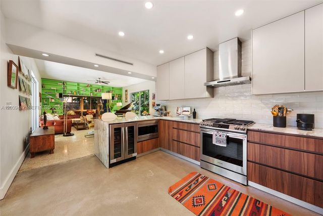 311 NE 86th St, El Portal, FL 33138