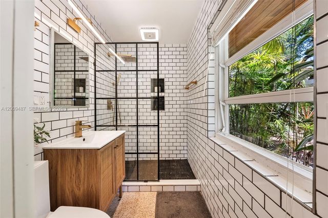 311 NE 86th St, El Portal, FL 33138