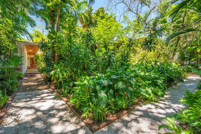 311 NE 86th St, El Portal, FL 33138