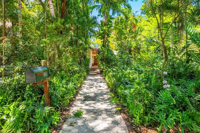 311 NE 86th St, El Portal, FL 33138