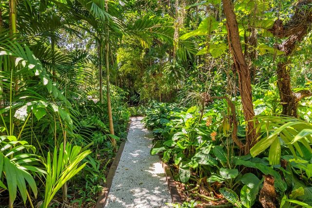 311 NE 86th St, El Portal, FL 33138