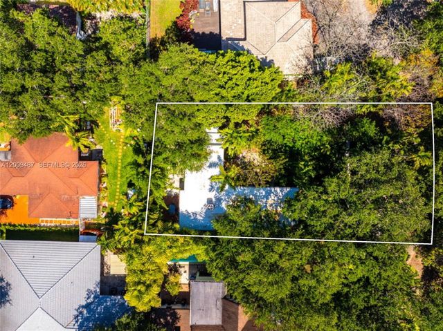 311 NE 86th St, El Portal, FL 33138