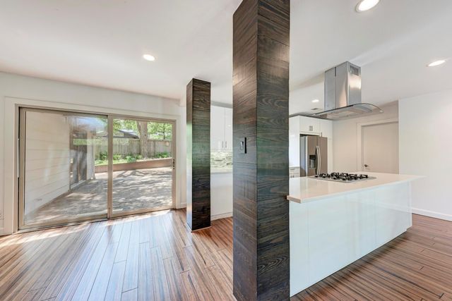 1700 Antler DR, Austin, TX 78741