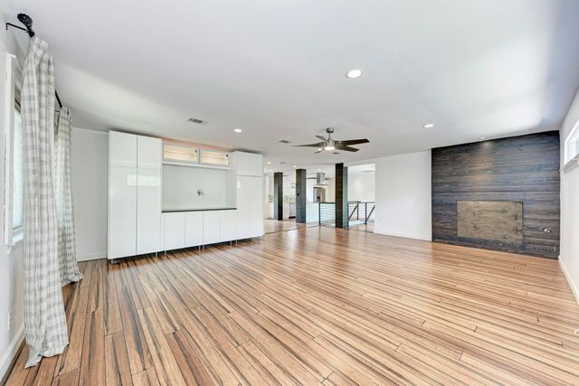 1700 Antler DR, Austin, TX 78741
