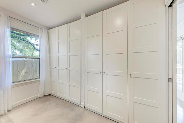 1700 Antler DR, Austin, TX 78741