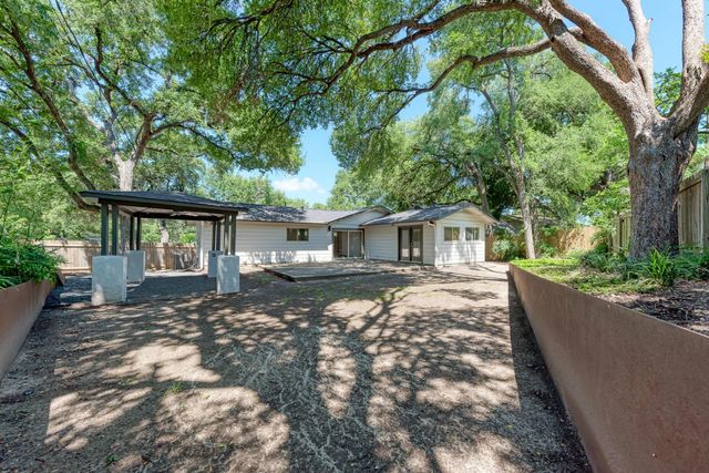 1700 Antler DR, Austin, TX 78741