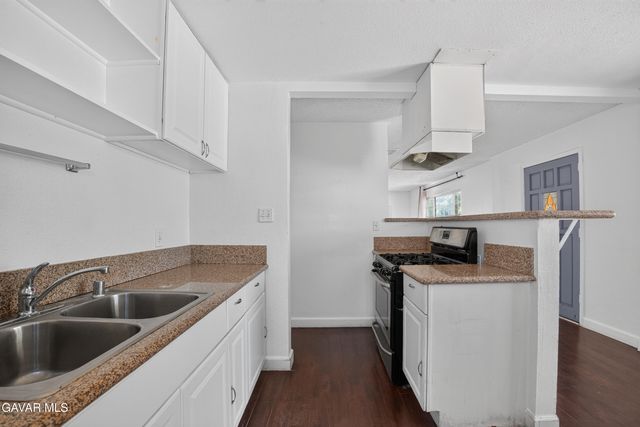 1302 E Ave R-2, Palmdale, CA 93550
