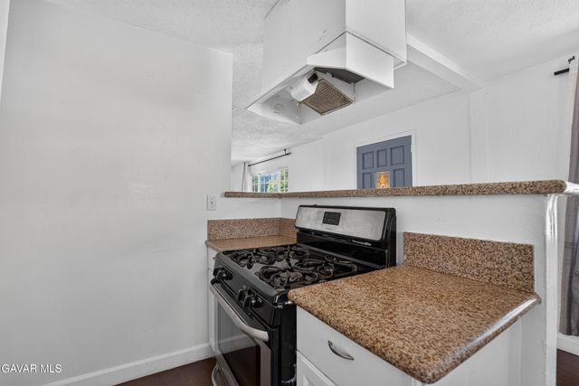 1302 E Ave R-2, Palmdale, CA 93550