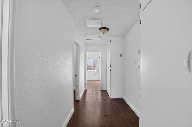 1302 E Ave R-2, Palmdale, CA 93550