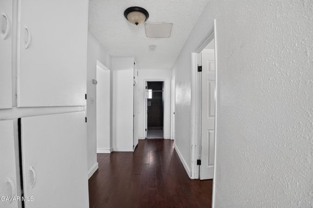 1302 E Ave R-2, Palmdale, CA 93550