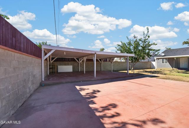 1302 E Ave R-2, Palmdale, CA 93550