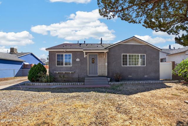 1302 E Ave R-2, Palmdale, CA 93550
