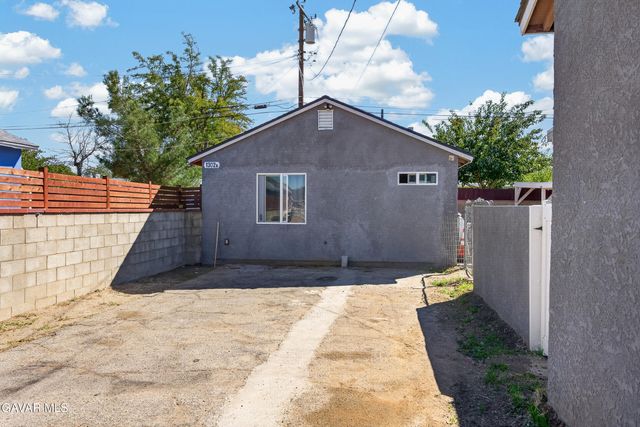 1302 E Ave R-2, Palmdale, CA 93550