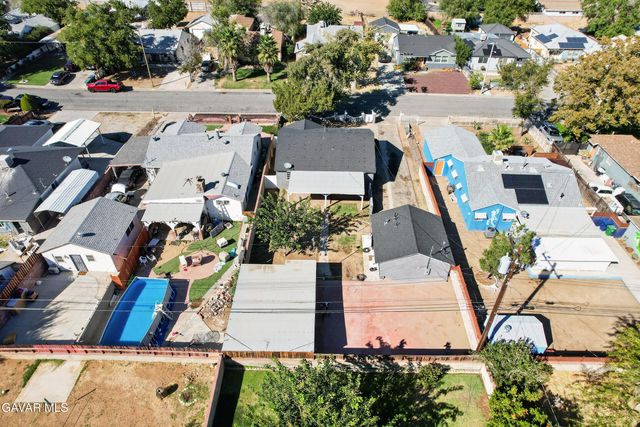 1302 E Ave R-2, Palmdale, CA 93550