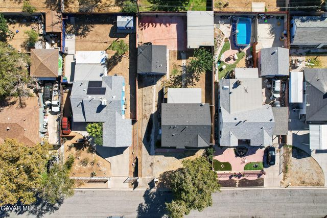 1302 E Ave R-2, Palmdale, CA 93550