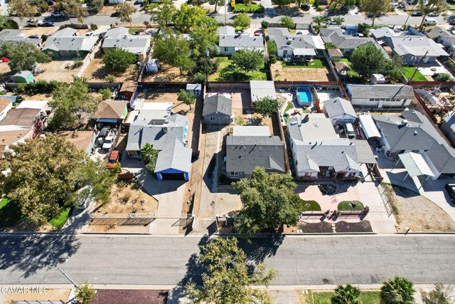 1302 E Ave R-2, Palmdale, CA 93550