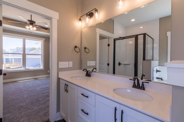 1137 Goose Dr, Springfield, TN 37172