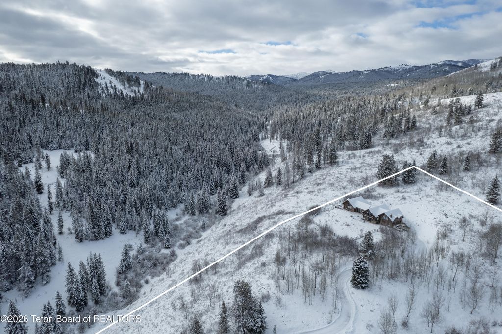 4020 W BRONCO Road, Wilson, WY 83014 photo 4