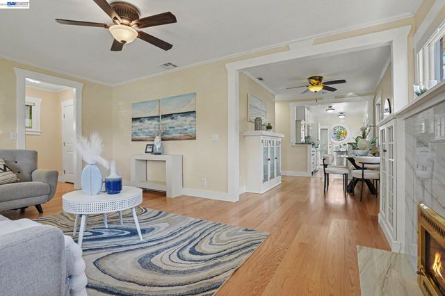 617 Pacific Ave, Alameda, CA 94501