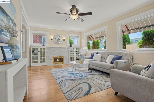 617 Pacific Ave, Alameda, CA 94501