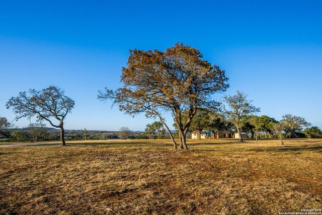 116 Majestic Oaks Drive, Boerne, TX 78006