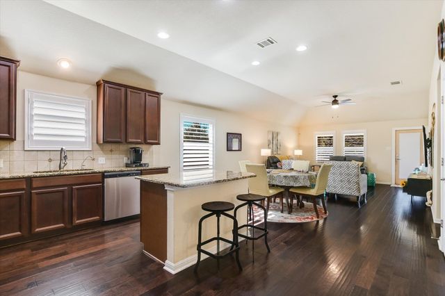 1813 Meandering Meadows DR, Pflugerville, TX 78660