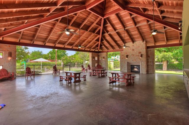 1813 Meandering Meadows DR, Pflugerville, TX 78660