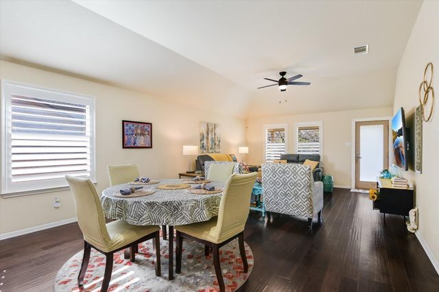 1813 Meandering Meadows DR, Pflugerville, TX 78660