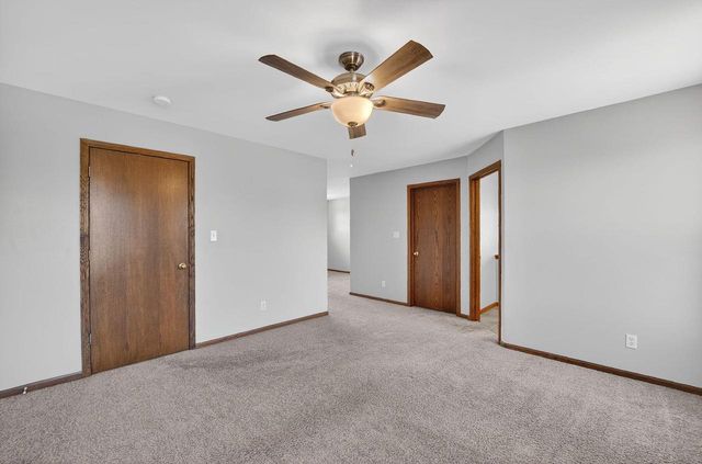4226 W Willow WAY, Milwaukee, WI 53221
