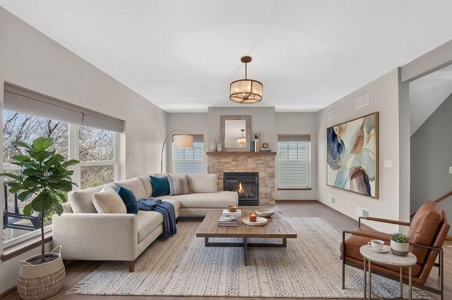 4226 W Willow WAY, Milwaukee, WI 53221