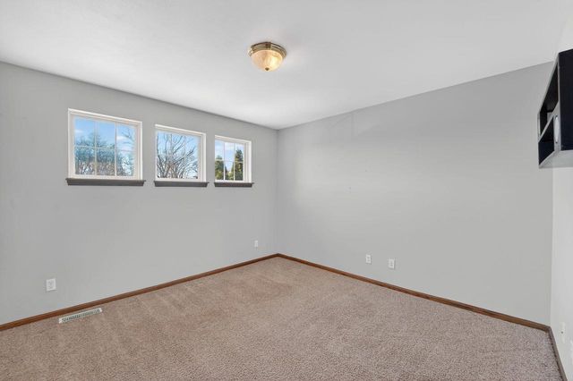 4226 W Willow WAY, Milwaukee, WI 53221