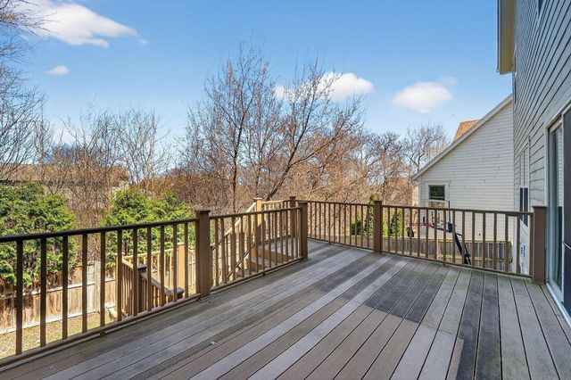 4226 W Willow WAY, Milwaukee, WI 53221