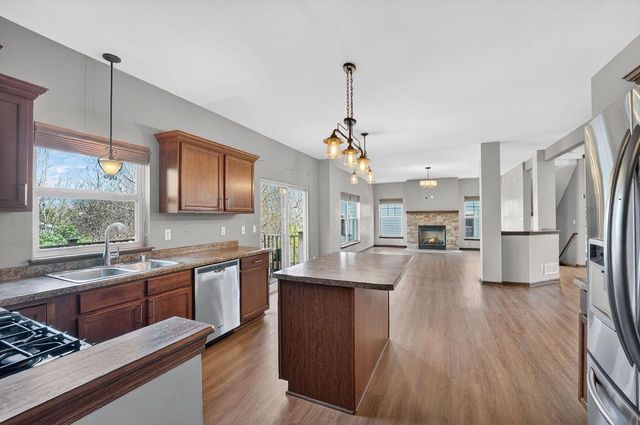 4226 W Willow WAY, Milwaukee, WI 53221