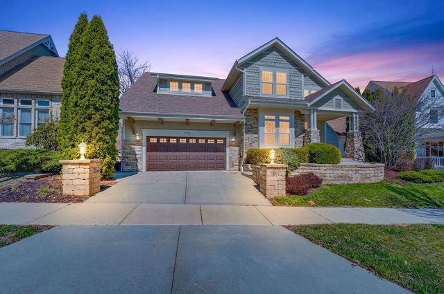 4226 W Willow WAY, Milwaukee, WI 53221