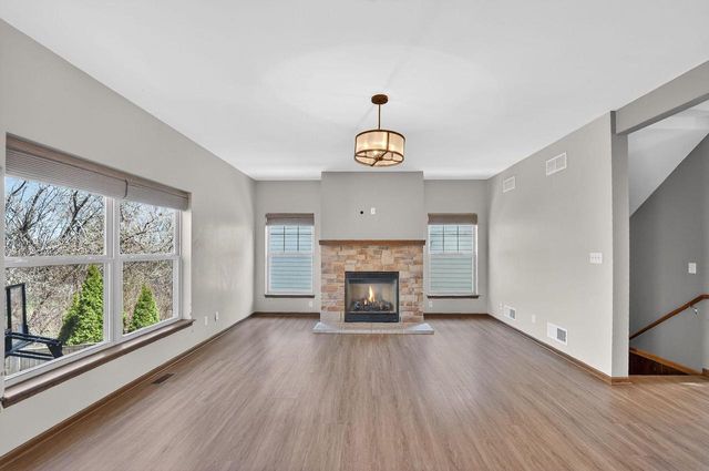 4226 W Willow WAY, Milwaukee, WI 53221